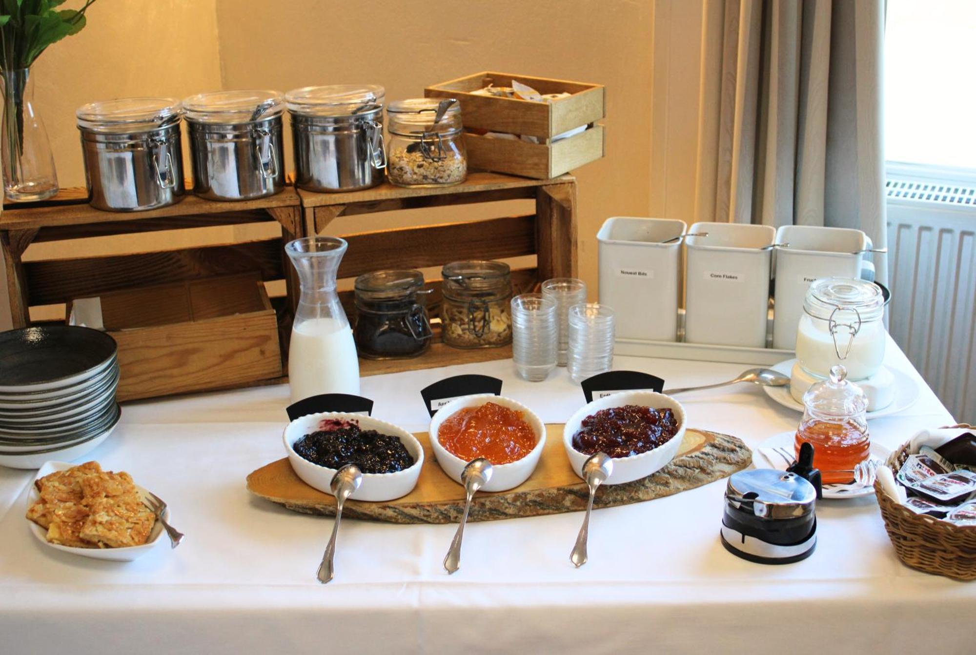 Hotel Adler & Eventlocation Gmbh Itzehoe Eksteriør billede